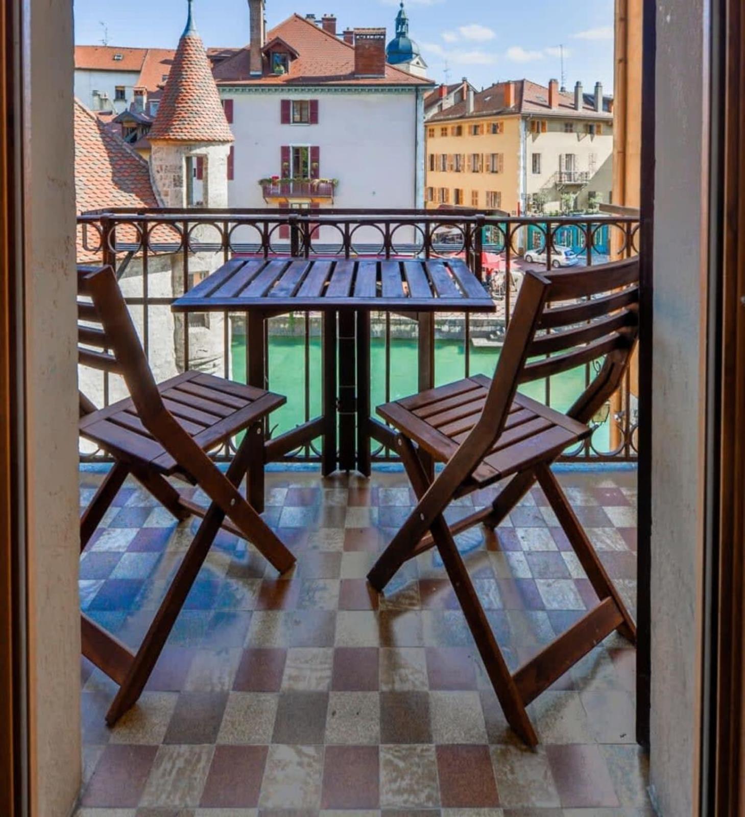3-Star Rated Apartment In The Heart Of The Old Town With A View آنسي المظهر الخارجي الصورة